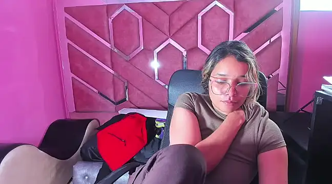 Olivia Fox69 online show from 02-02-25, 07:41