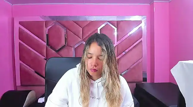 Olivia Fox69 online show from 02-05-25, 03:34