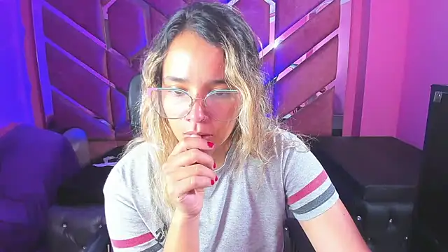 Olivia Fox69 online show from 02-19-25, 06:11