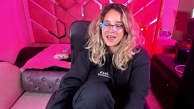 Olivia Fox69 online show from 10-05-25, 02:54