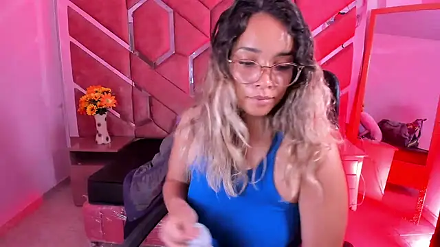 Olivia Fox69 online show from 04-28-26, 03:33