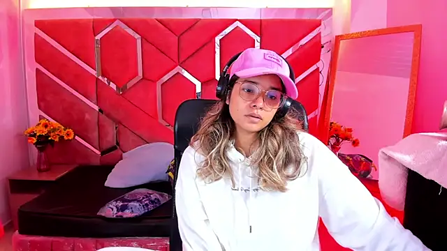 Olivia Fox69 online show from 05-28-26, 03:48