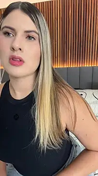 EmiilyAdams  online show from 05-01-26, 09:30