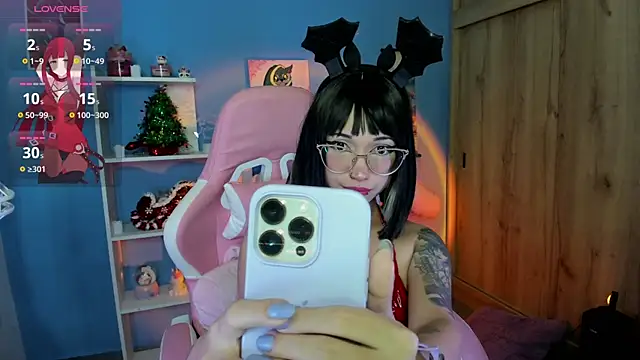 Snapshot of Artic_love chatting on 01-10-25, 05:47 Artic love online show from 01-10-25, 05:47