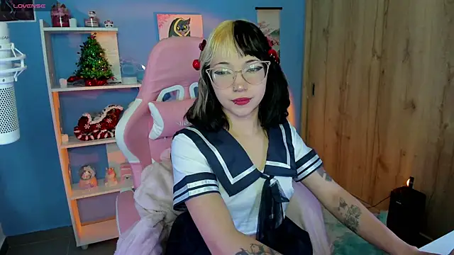 Snapshot of Artic_love chatting on 01-28-25, 07:11 Artic love online show from 01-28-25, 07:11