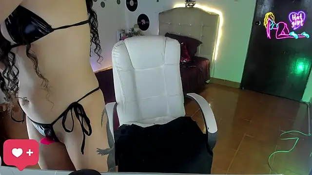 vampirellaa crazy  online show from 06-25-26, 08:02