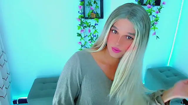 Snapshot of TaylorMon chatting on 02-10-26, 12:48 TaylorMon online show from 02-10-26, 12:48