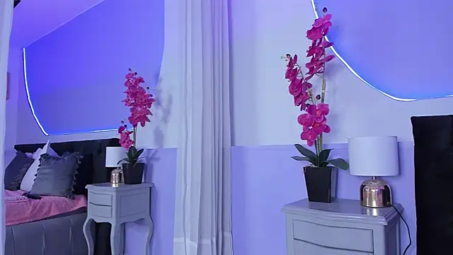 Snapshot of Julieta_Cortes__ chatting on 01-23-25, 02:50 Julieta Cortes online show from 01-23-25, 02:50