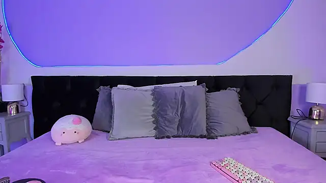 Snapshot of Julieta_Cortes__ chatting on 09-29-25, 07:40 Julieta Cortes online show from 09-29-25, 07:40