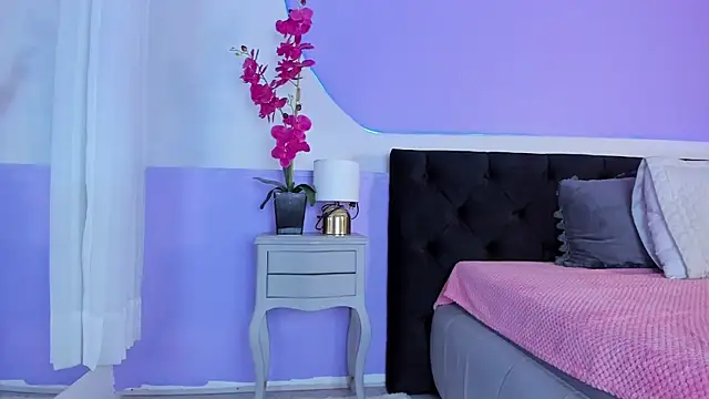 Snapshot of Julieta_Cortes__ chatting on 10-06-25, 11:51 Julieta Cortes online show from 10-06-25, 11:51