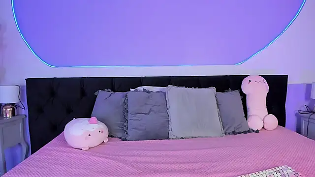 Snapshot of Julieta_Cortes__ chatting on 10-22-25, 12:05 Julieta Cortes online show from 10-22-25, 12:05