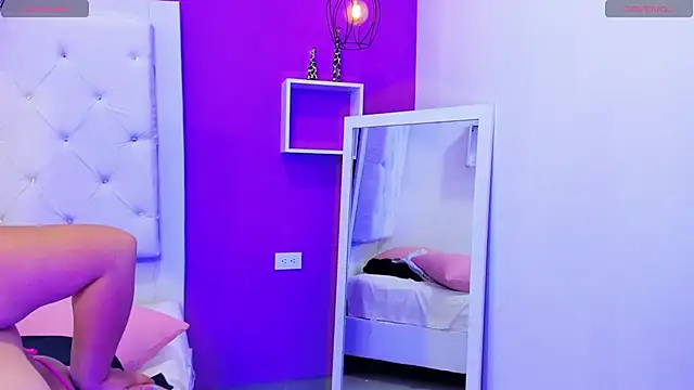 Alanna hot3 online show from 01-10-25, 10:36