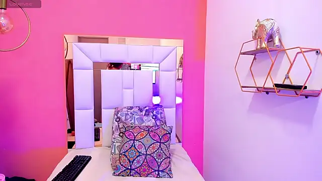 Alanna hot3 online show from 02-10-25, 07:28