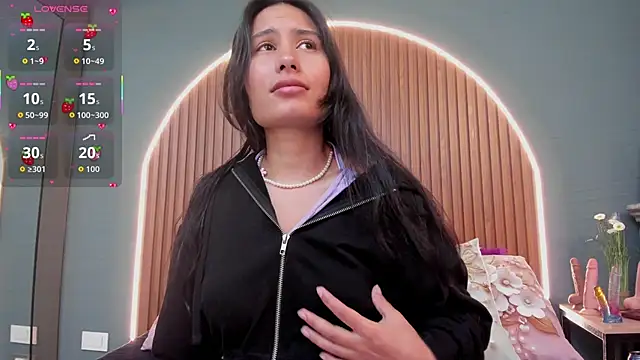 Snapshot of NayeCloud chatting on 10-04-25, 11:47 NayeCloud online show from 10-04-25, 11:47