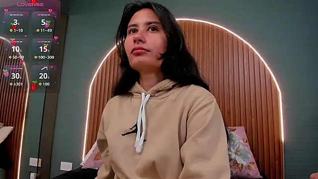 Snapshot of NayeCloud chatting on 10-30-25, 04:03 NayeCloud online show from 10-30-25, 04:03