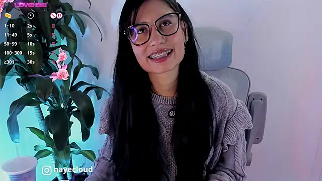 NayeCloud online show from 05-10-26, 03:12
