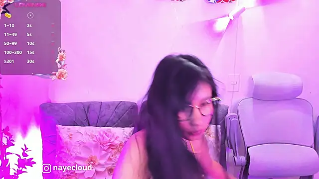 NayeCloud online show from 06-18-26, 05:08