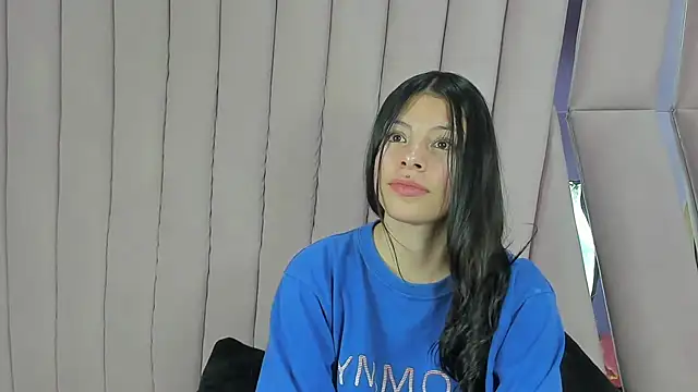 Snapshot of Sasha_Petitte chatting on 10-09-25, 04:43 Sasha Petitte online show from 10-09-25, 04:43