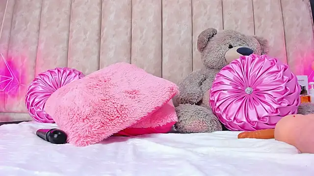 ShanelWest online show from 12-11-24, 04:20