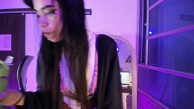 Jasmin Skinny online show from 10-19-25, 03:40