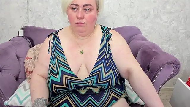 Snapshot of fashiona chatting on 01-15-25, 08:48 fashiona online show from 01-15-25, 08:48