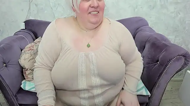 Snapshot of fashiona chatting on 02-15-25, 06:33 fashiona online show from 02-15-25, 06:33