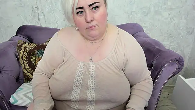 Snapshot of fashiona chatting on 03-23-25, 03:43 fashiona online show from 03-23-25, 03:43