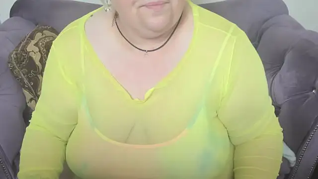 Snapshot of fashiona chatting on 02-15-26, 12:51 fashiona online show from 02-15-26, 12:51