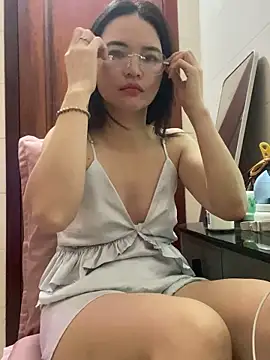 Snapshot of LiLi-Kirix99 chatting on 06-08-26, 06:41 LiLi-Kirix99 online show from 06-08-26, 06:41