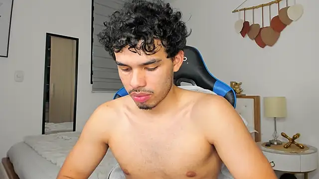 mateoleonee online show from 01-02-25, 04:20