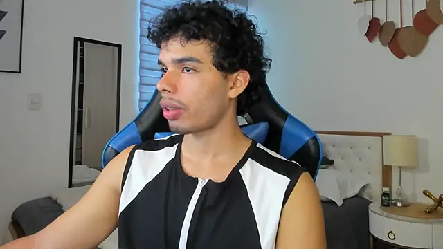 mateoleonee online show from 02-05-25, 06:26