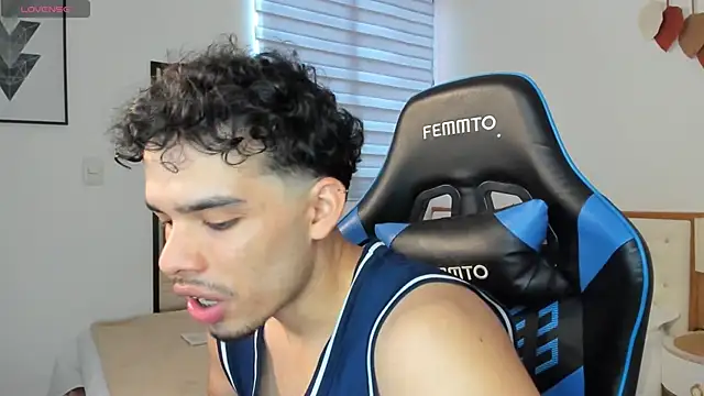 mateoleonee online show from 02-20-25, 06:02