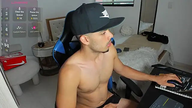 mateoleonee online show from 10-11-25, 08:18