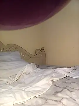 Snapshot of sexxylucia chatting on 09-21-25, 12:45 sexxylucia online show from 09-21-25, 12:45