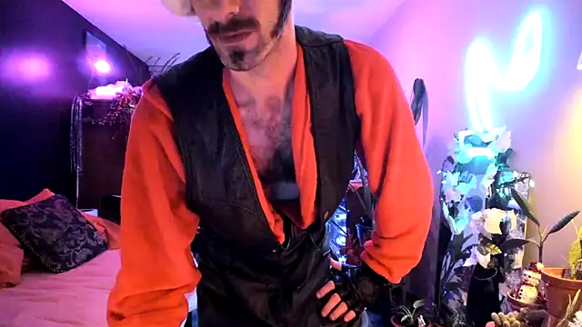 leatherz69 online show from 12-16-24, 06:43