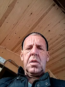 Snapshot of Freddy1962 chatting on 12-14-24, 04:45 Freddy1962 online show from 12-14-24, 04:45