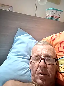 Snapshot of Freddy1962 chatting on 12-16-24, 08:48 Freddy1962 online show from 12-16-24, 08:48