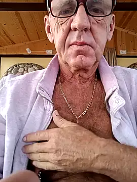 Snapshot of Freddy1962 chatting on 12-19-24, 05:29 Freddy1962 online show from 12-19-24, 05:29
