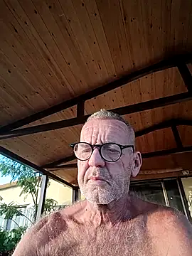 Snapshot of Freddy1962 chatting on 10-10-25, 04:00 Freddy1962 online show from 10-10-25, 04:00