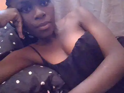 ebonyvalleria1 online show from 04-06-26, 08:37