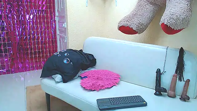 Snapshot of SweetAlmaa chatting on 02-06-25, 06:13 SweetAlmaa online show from 02-06-25, 06:13