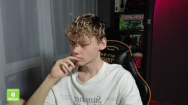 Keytaro online show from 10-20-25, 11:27