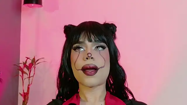 LucyGiraldo online show from 11-01-25, 01:18