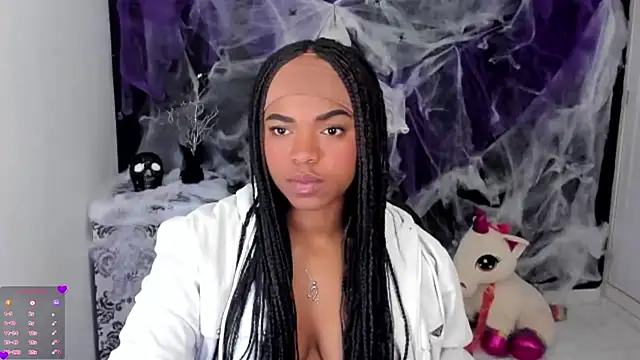 Snapshot of Marce_22 chatting on 10-13-25, 08:42 Marce 22 online show from 10-13-25, 08:42