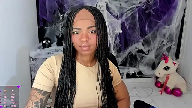 Snapshot of Marce_22 chatting on 10-14-25, 04:52 Marce 22 online show from 10-14-25, 04:52