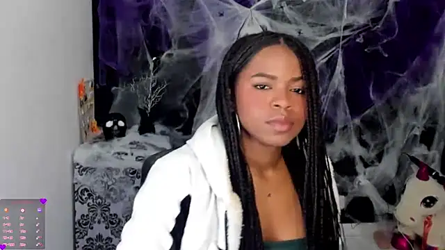 Snapshot of Marce_22 chatting on 10-26-25, 03:45 Marce 22 online show from 10-26-25, 03:45