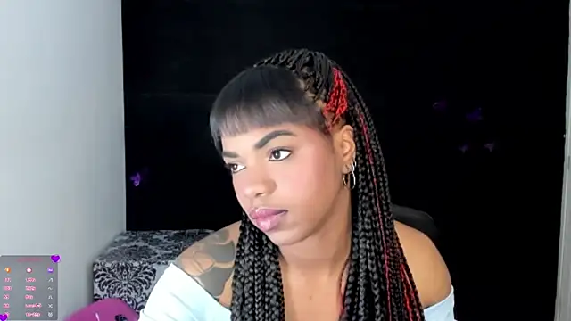 Snapshot of Marce_22 chatting on 11-13-25, 10:52 Marce 22 online show from 11-13-25, 10:52