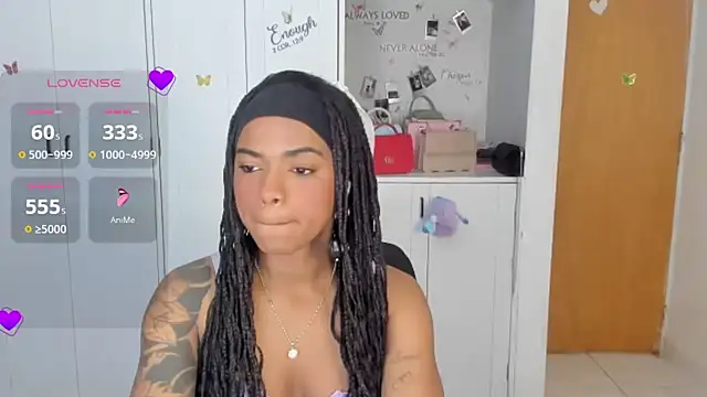 Snapshot of Marce_22 chatting on 04-16-26, 02:01 Marce 22 online show from 04-16-26, 02:01