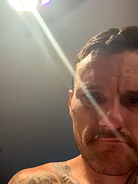 Snapshot of UnCuTupTheBuTT chatting on 09-17-25, 02:30 UnCuTupTheBuTT online show from 09-17-25, 02:30