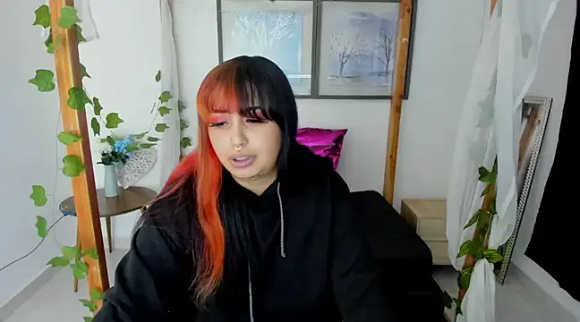 lussyevans24 online show from 01-26-25, 10:45
